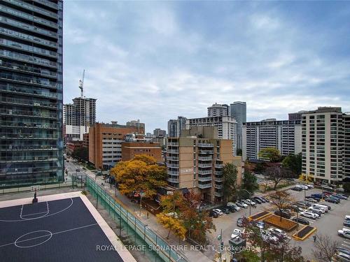 803-8 Wellesley St, Toronto, ON - Outdoor With Balcony With Facade With View