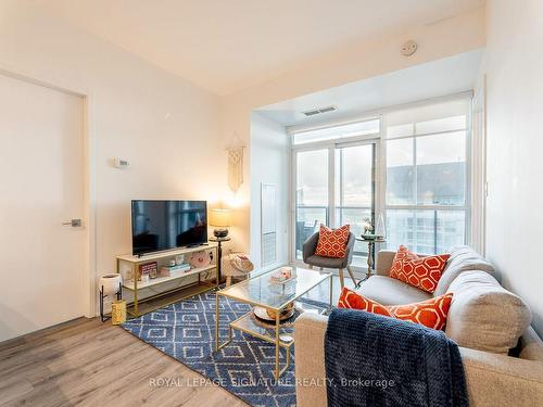 2601-50 Ordnance St, Toronto, ON - Indoor Photo Showing Living Room