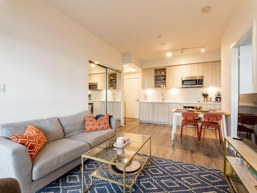 2601-50 Ordnance St, Toronto, ON - Indoor Photo Showing Living Room