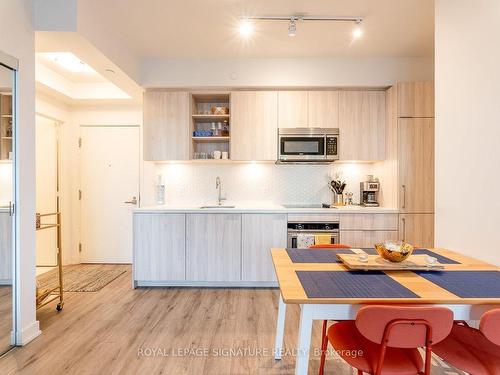 2601-50 Ordnance St, Toronto, ON - Indoor Photo Showing Kitchen