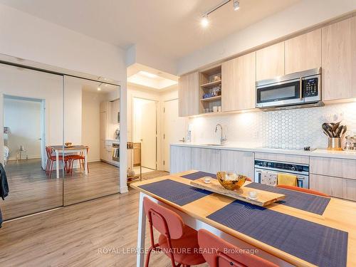 2601-50 Ordnance St, Toronto, ON - Indoor Photo Showing Kitchen With Upgraded Kitchen