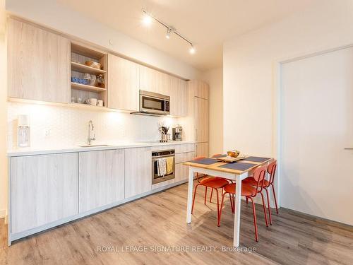 2601-50 Ordnance St, Toronto, ON - Indoor Photo Showing Kitchen