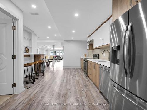 Lower-95 Glensteeple Tr, Aurora, ON - Indoor Photo Showing Kitchen With Stainless Steel Kitchen With Upgraded Kitchen