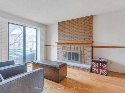 255 Plymouth Tr, Newmarket, ON - Indoor Photo Showing Living Room With Fireplace