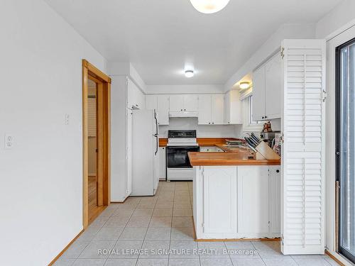 255 Plymouth Tr, Newmarket, ON - Indoor Photo Showing Kitchen