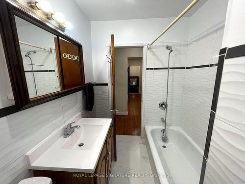 17 Alan Ave, Toronto, ON - Indoor Photo Showing Bathroom