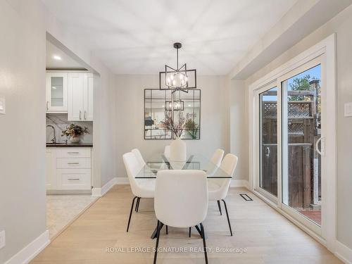 3992 Bishopstoke Lane, Mississauga, ON - Indoor Photo Showing Dining Room