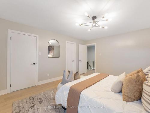 3992 Bishopstoke Lane, Mississauga, ON - Indoor Photo Showing Bedroom