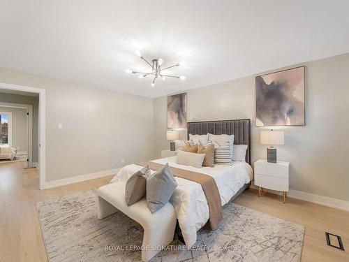 3992 Bishopstoke Lane, Mississauga, ON - Indoor Photo Showing Bedroom