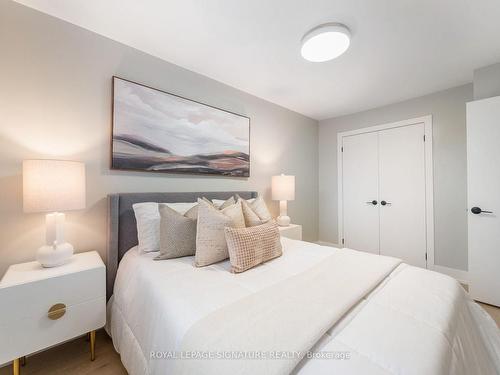 3992 Bishopstoke Lane, Mississauga, ON - Indoor Photo Showing Bedroom