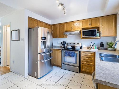 Bl131-131 Brickworks Lane, Toronto, ON - Indoor Photo Showing Kitchen With Double Sink