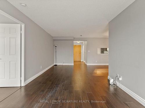 215-20 Southport St, Toronto, ON - Indoor Photo Showing Other Room