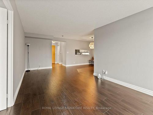 215-20 Southport St, Toronto, ON - Indoor Photo Showing Other Room