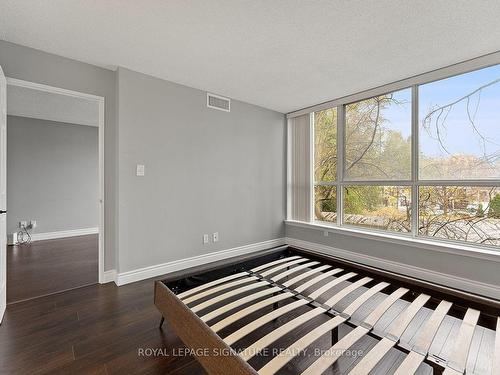 215-20 Southport St, Toronto, ON - Indoor Photo Showing Bedroom