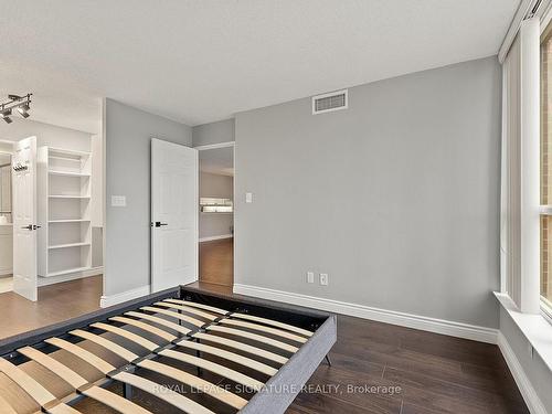 215-20 Southport St, Toronto, ON - Indoor Photo Showing Bedroom