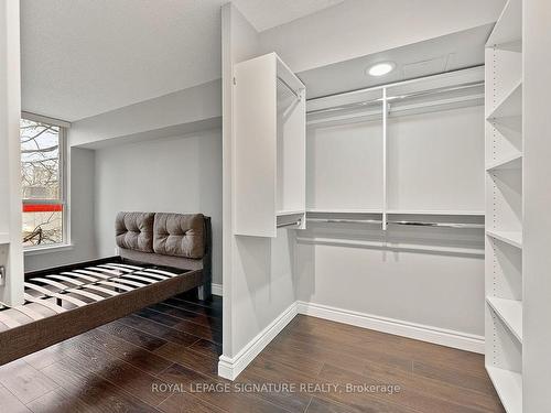 215-20 Southport St, Toronto, ON - Indoor