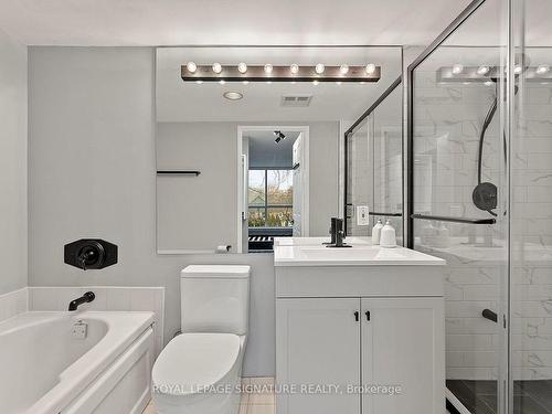 215-20 Southport St, Toronto, ON - Indoor Photo Showing Bathroom