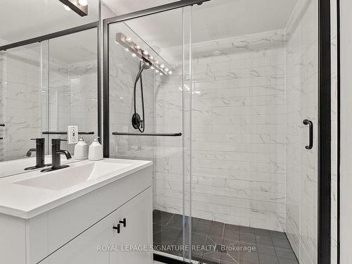 215-20 Southport St, Toronto, ON - Indoor Photo Showing Bathroom