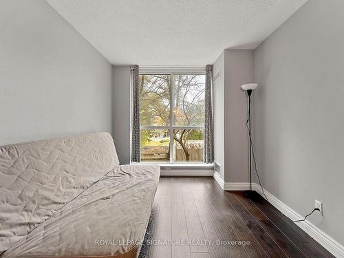 215-20 Southport St, Toronto, ON - Indoor