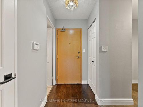 215-20 Southport St, Toronto, ON - Indoor Photo Showing Other Room