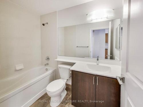 306-1060 Sheppard Ave W, Toronto, ON - Indoor Photo Showing Bathroom