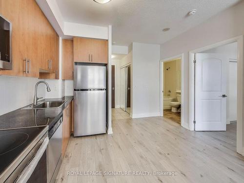 306-1060 Sheppard Ave W, Toronto, ON - Indoor Photo Showing Kitchen