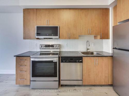 306-1060 Sheppard Ave W, Toronto, ON - Indoor Photo Showing Kitchen