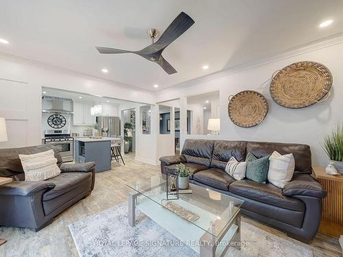 48 Sackville St, Caledon, ON - Indoor Photo Showing Living Room