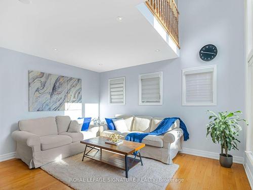 1787 Samuelson Circ, Mississauga, ON - Indoor Photo Showing Living Room