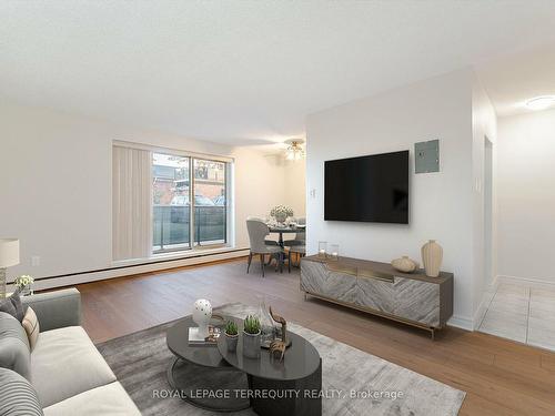 101-81 Charlton Ave E, Hamilton, ON - Indoor Photo Showing Living Room