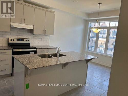 32 - 55 Selfridge Way, Whitby, ON - Indoor Photo Showing Kitchen With Double Sink With Upgraded Kitchen