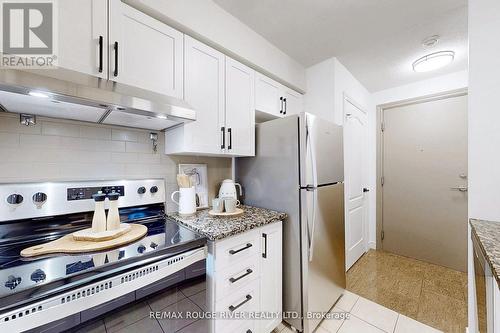 515 - 60 Town Centre Court, Toronto, ON - Indoor Photo Showing Kitchen With Stainless Steel Kitchen With Upgraded Kitchen