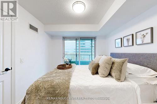 515 - 60 Town Centre Court, Toronto, ON - Indoor Photo Showing Bedroom