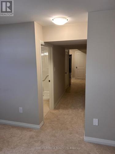 9329 White Oak Avenue, Niagara Falls, ON - Indoor Photo Showing Other Room