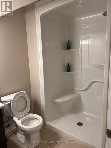 9329 White Oak Avenue, Niagara Falls, ON - Indoor Photo Showing Bathroom