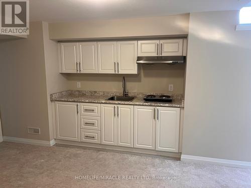 9329 White Oak Avenue, Niagara Falls, ON - Indoor Photo Showing Kitchen