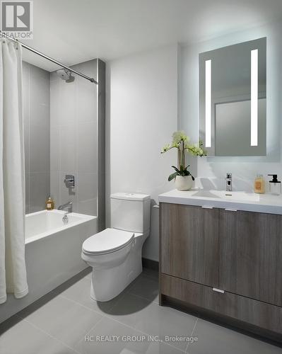 220 - 30 Inn On The Park Drive, Toronto, ON - Indoor Photo Showing Bathroom