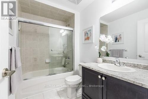 301 - 277 Gatwick Drive, Oakville, ON - Indoor Photo Showing Bathroom