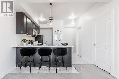 301 - 277 Gatwick Drive, Oakville, ON - Indoor Photo Showing Kitchen