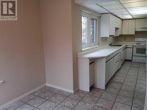 37 - 2155 South Mill Way, Mississauga, ON - Indoor Photo Showing Kitchen