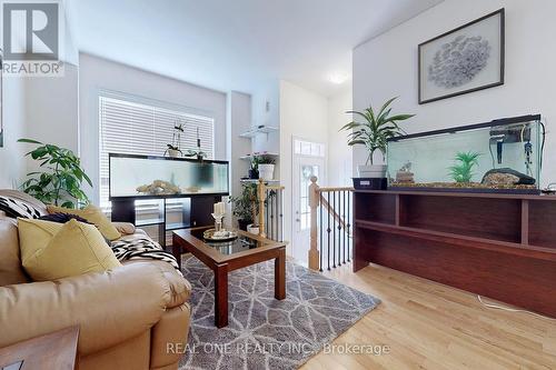 1912 Donald Cousens Parkway, Markham, ON - Indoor Photo Showing Living Room