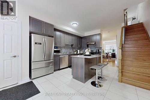 1912 Donald Cousens Parkway, Markham, ON - Indoor Photo Showing Kitchen With Upgraded Kitchen