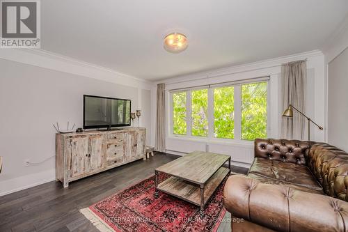 76 Thirty Fifth Street, Toronto, ON - Indoor Photo Showing Living Room