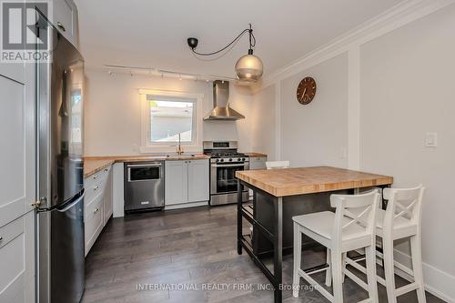 76 Thirty Fifth Street, Toronto, ON - Indoor Photo Showing Kitchen