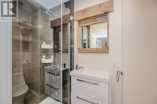 76 Thirty Fifth Street, Toronto, ON - Indoor Photo Showing Bathroom