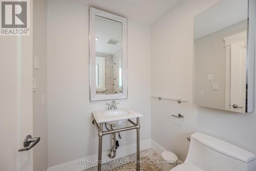 76 Thirty Fifth Street, Toronto, ON - Indoor Photo Showing Bathroom