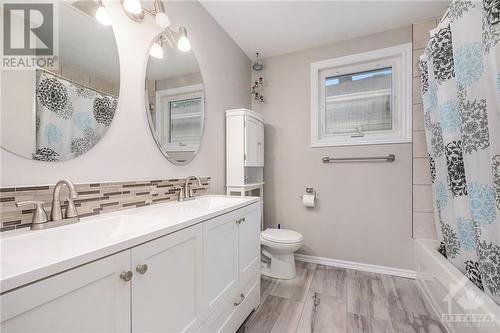 573 Apollo Way, Orleans, ON - Indoor Photo Showing Bathroom