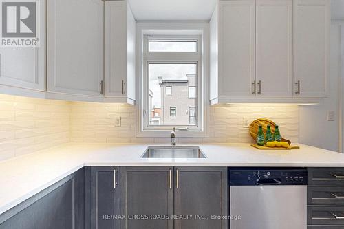 1365 Gull Crossing, Pickering, ON - Indoor Photo Showing Kitchen