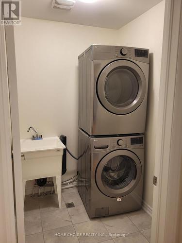 1128 Wilmington Avenue, Oshawa, ON - Indoor Photo Showing Laundry Room