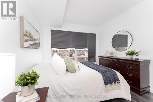 414 - 5800 Sheppard Avenue E, Toronto, ON - Indoor Photo Showing Bedroom